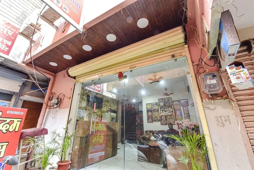 Fabexpress Anandam Palace Guest House