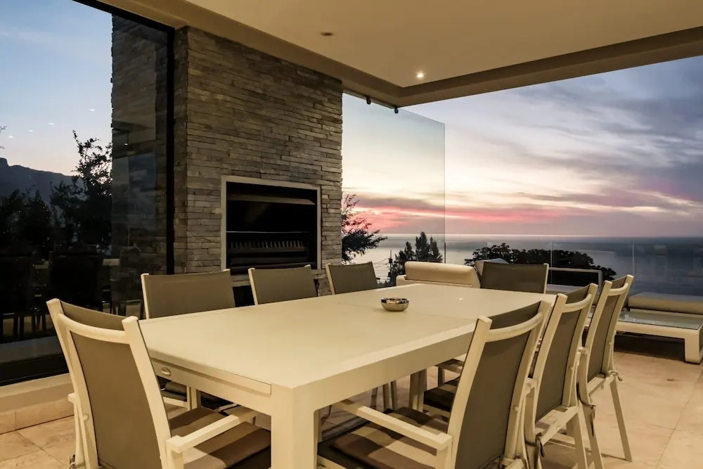 Spectacular Holiday Villa w Private Pool Gym Prima Views