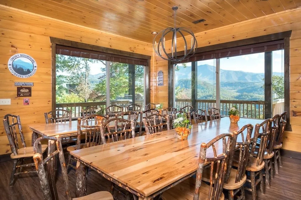 Greystone Retreat 13 Bedrooms 13.5 Bathrooms Cabin