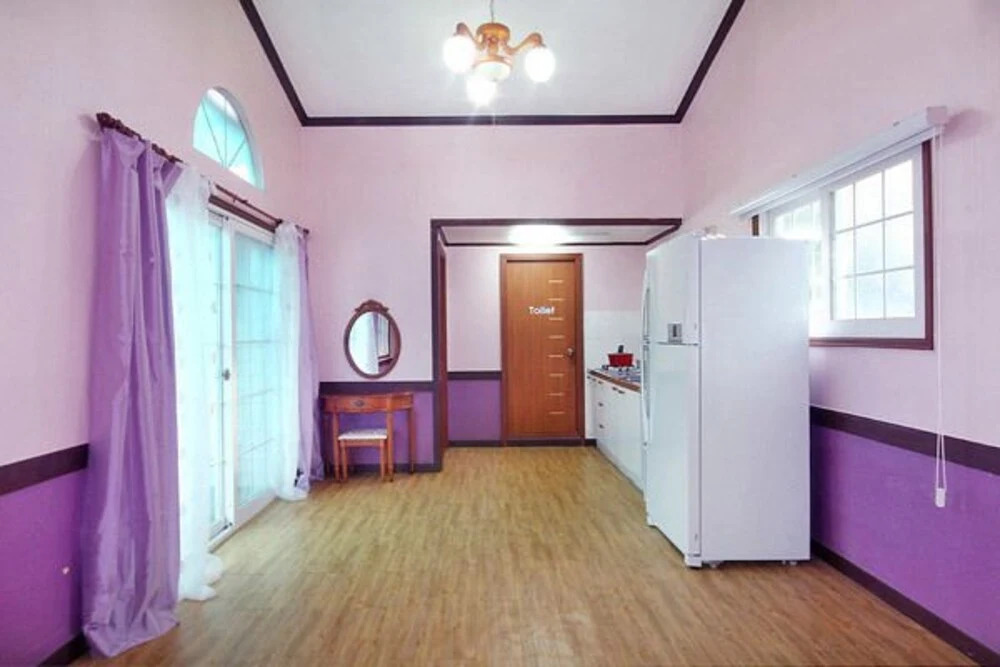 Anmyeondo Blue Ara Pension