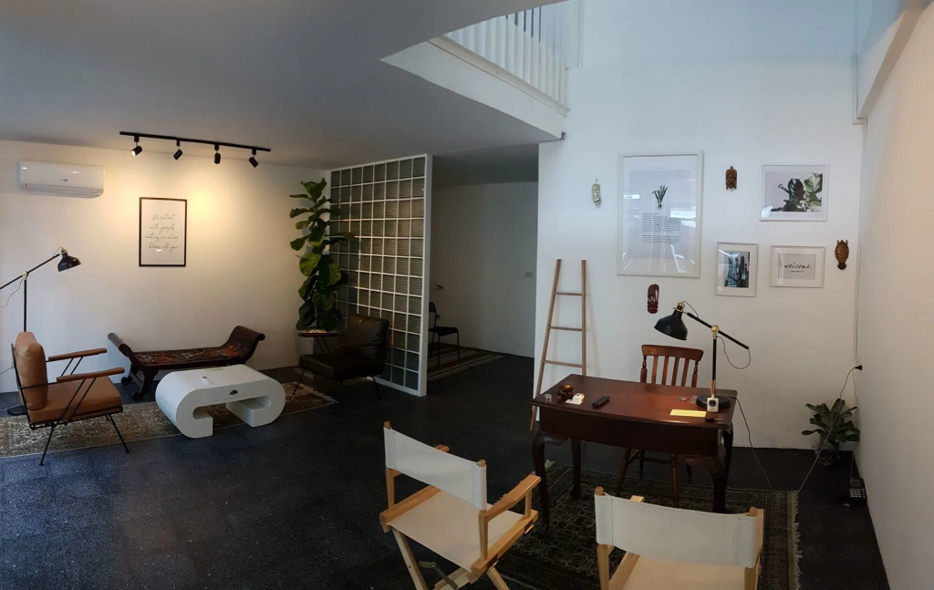 Haus Sathorn 21 Bed and Breakfast