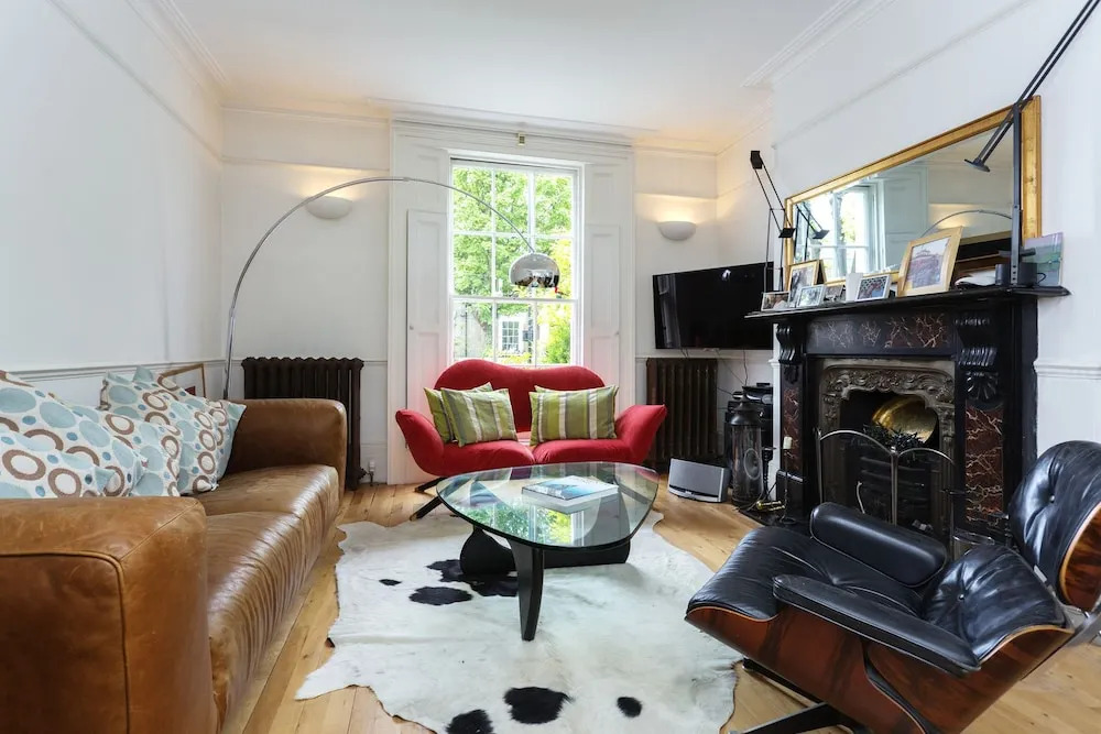 Veeve - At Home in Haggerston