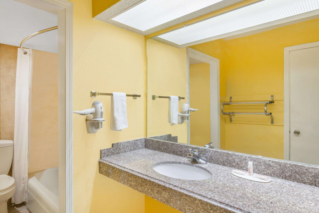 Days Inn by Wyndham Jacksonville