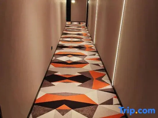 HomeInn Yunik E-sports Hotel (Yantai Bohai Ferry Xingfu Road)
