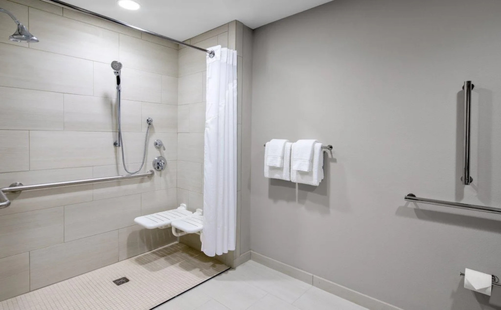 Holiday Inn Express & Suites Lubbock Central - Univ Area by IHG