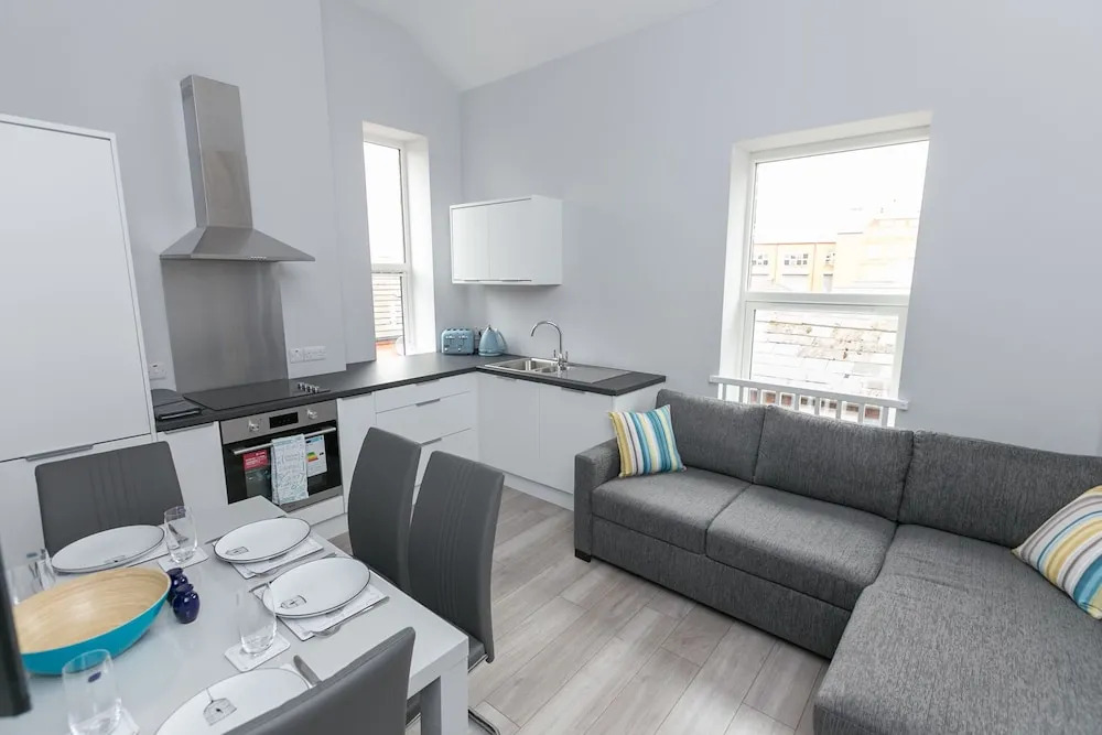 Holiday Rentals Ni-the Avenue Two