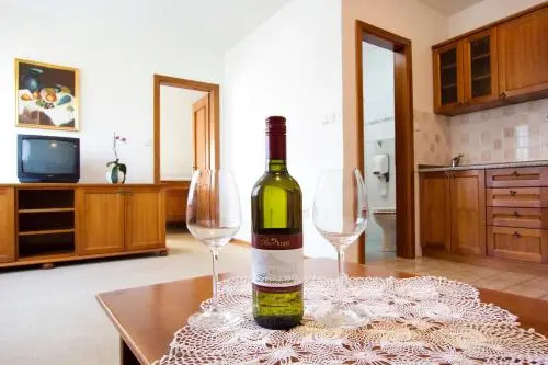 Gostišče - Guest house STARI HRAST