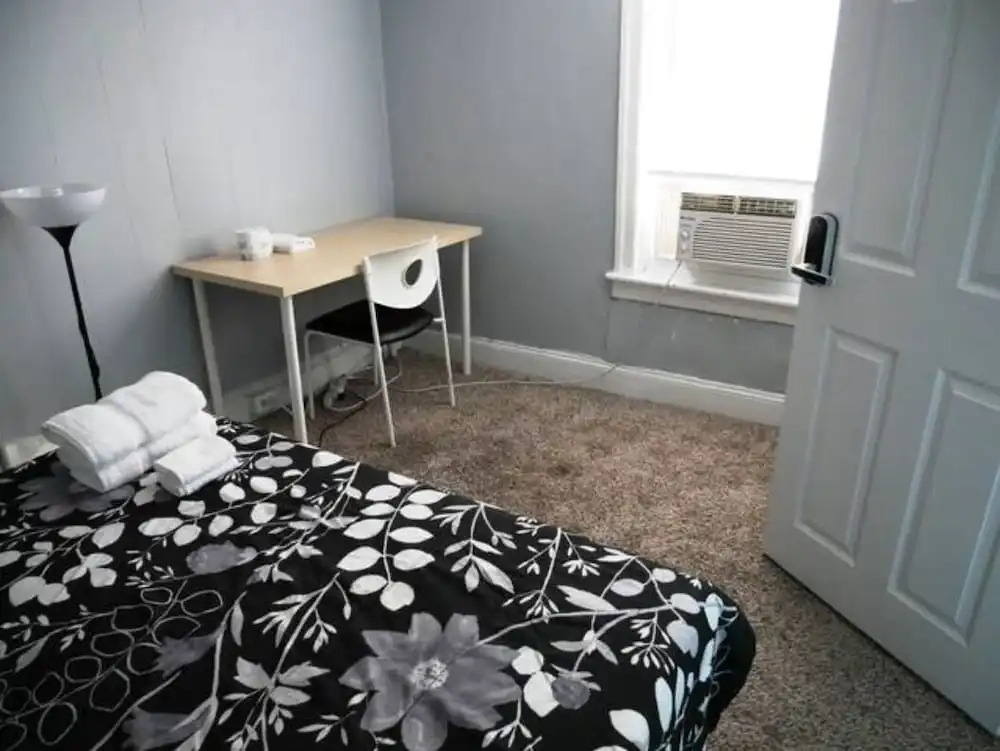 Clover2900 Apartment & Rooms in S Philly