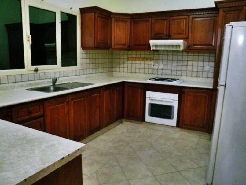 Euro Plaza Apartments