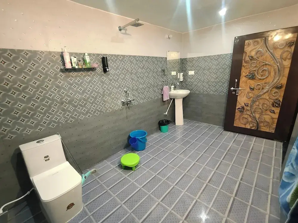 Hotel O by OYO Neeta Homestay
