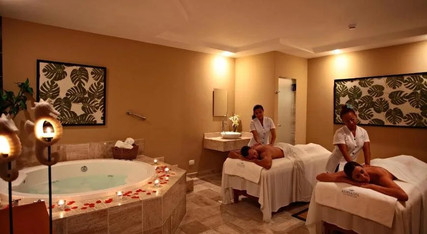 Quetzal Penthouses in Bahia Principe