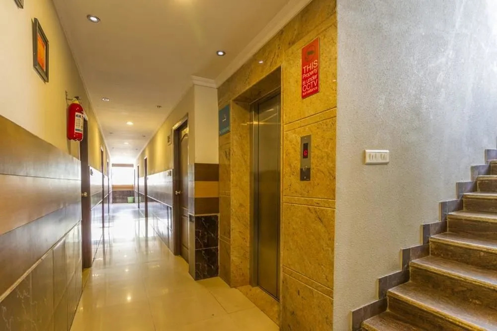 OYO 958 Hotel Greenwood Inn