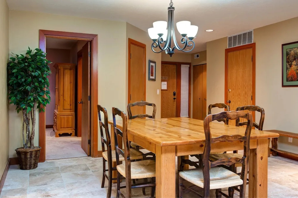 2BR 2BA Silver Cliff Condo by RedAwning