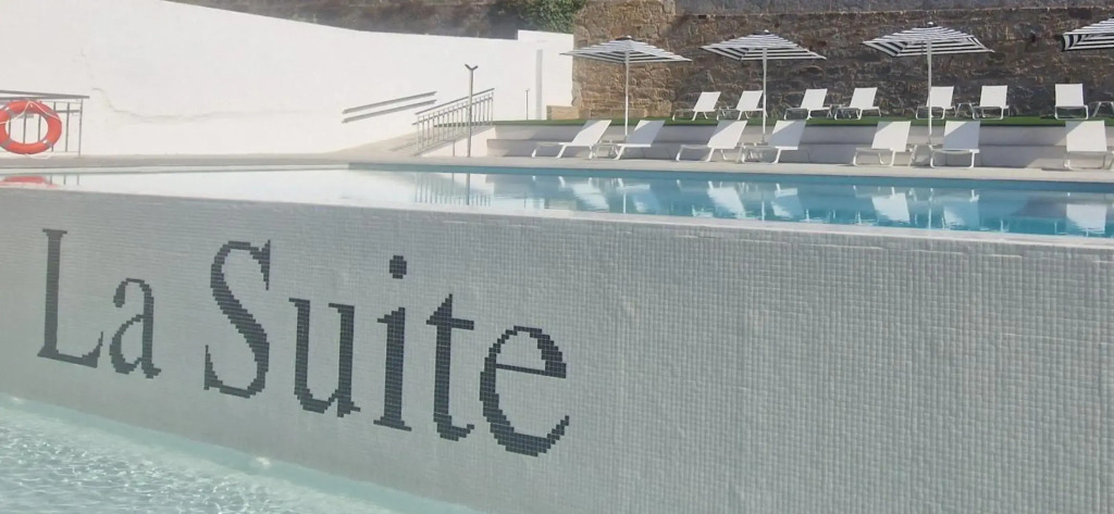 La Suite Hotel