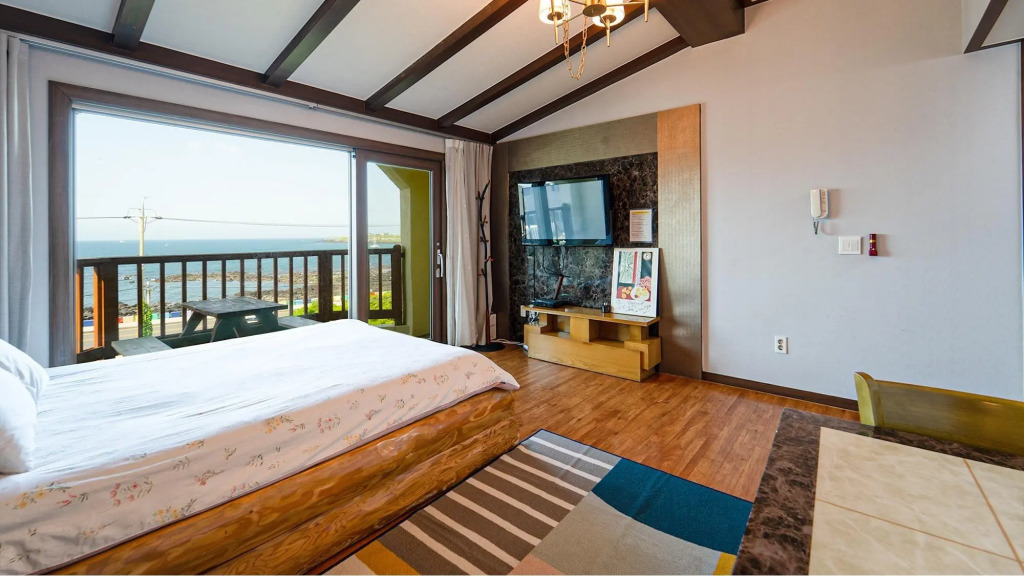 Jeju New HaeAn PungGyeong Pension