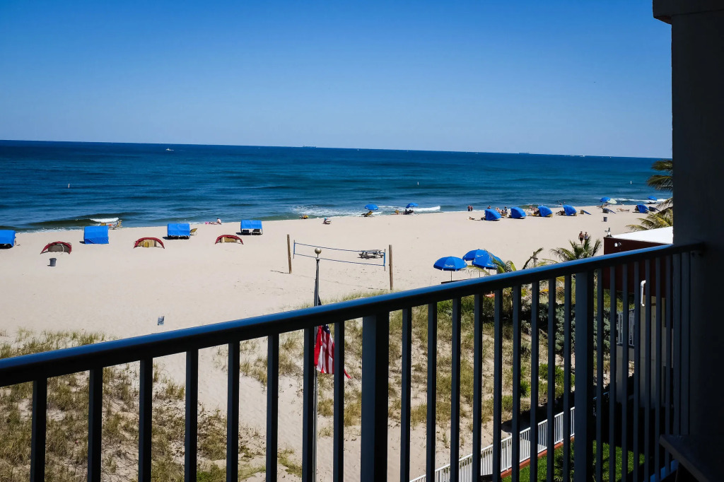 La Costa Beach Club