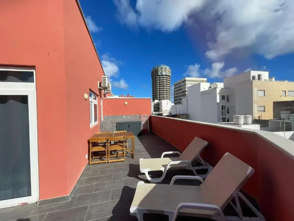 Las Canteras Ático con 28m2 de terraza Rosamar