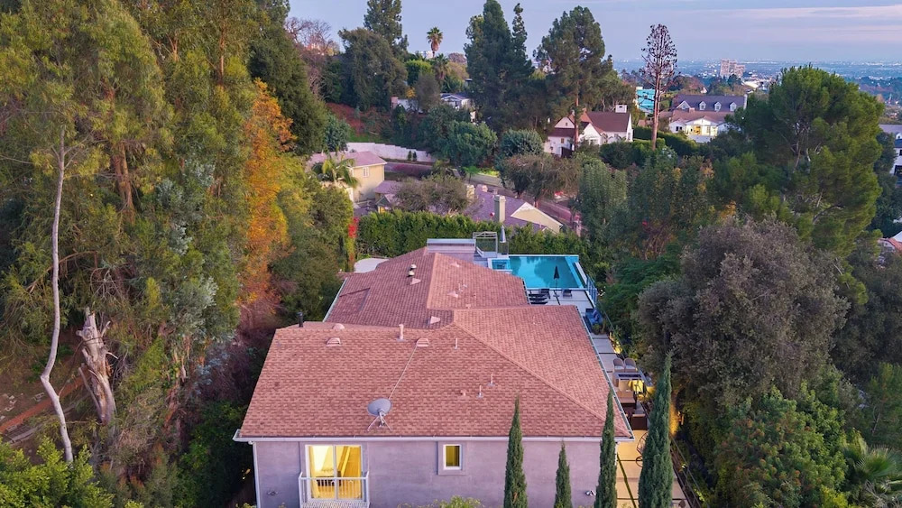 LA Hillside Retreat w/ Pool, Views, Fire Pit & Outdoor Lounging Casa Bellagio by Avantstay