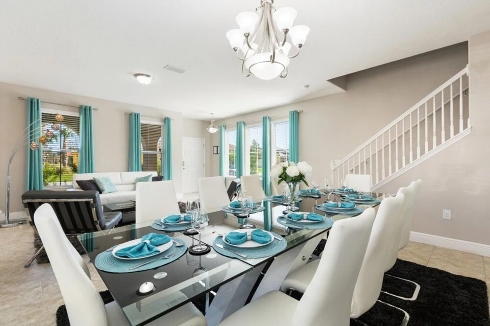 Solterra - 4103 Oaktree Drive