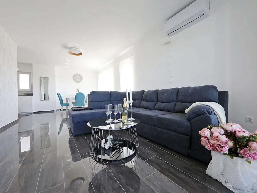 Merita Apartments with Pool