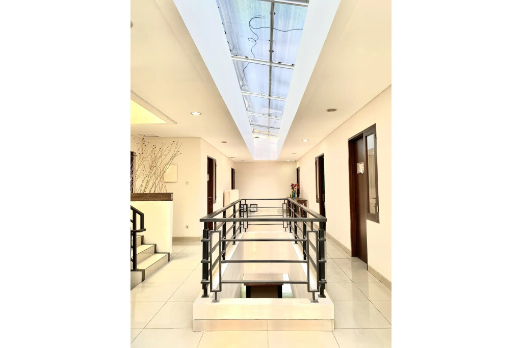 Behomy Corner 8 Lippo Karawaci