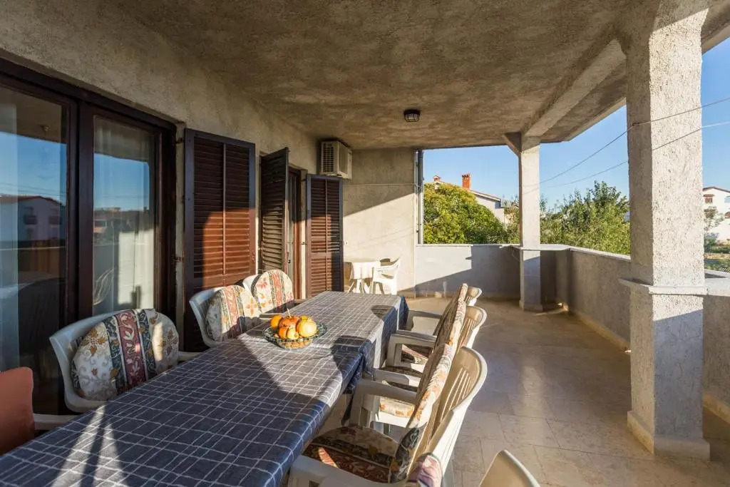 Apartment Paola for Max 7 Pax with 3 Bedrooms Large Garden And Spacious Balconies Overlooking the Sea