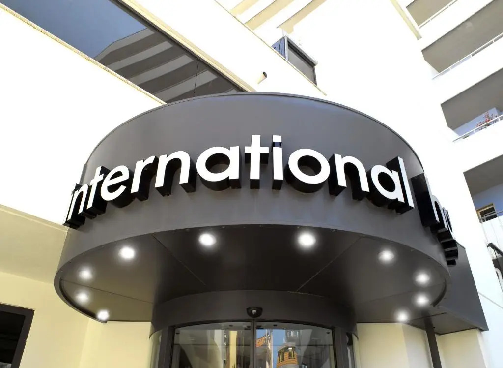 International Hotel & Suite