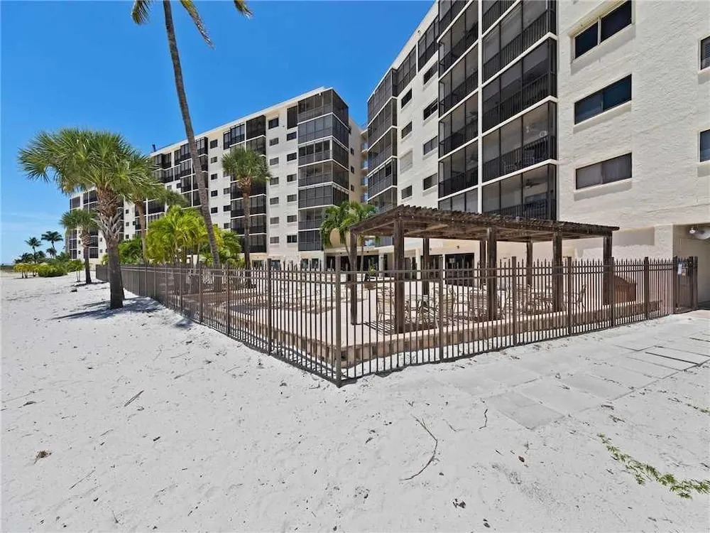 Carlos Pointe 413 - Two Bedroom Condo