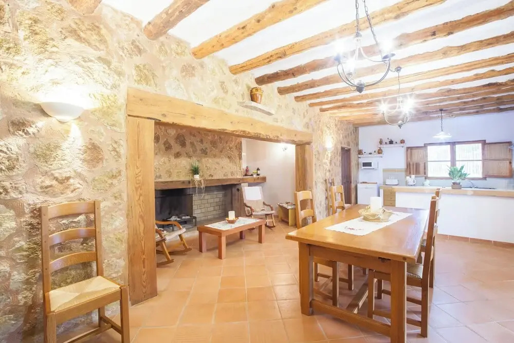 Villa in Manacor With Pool & Tennis Court