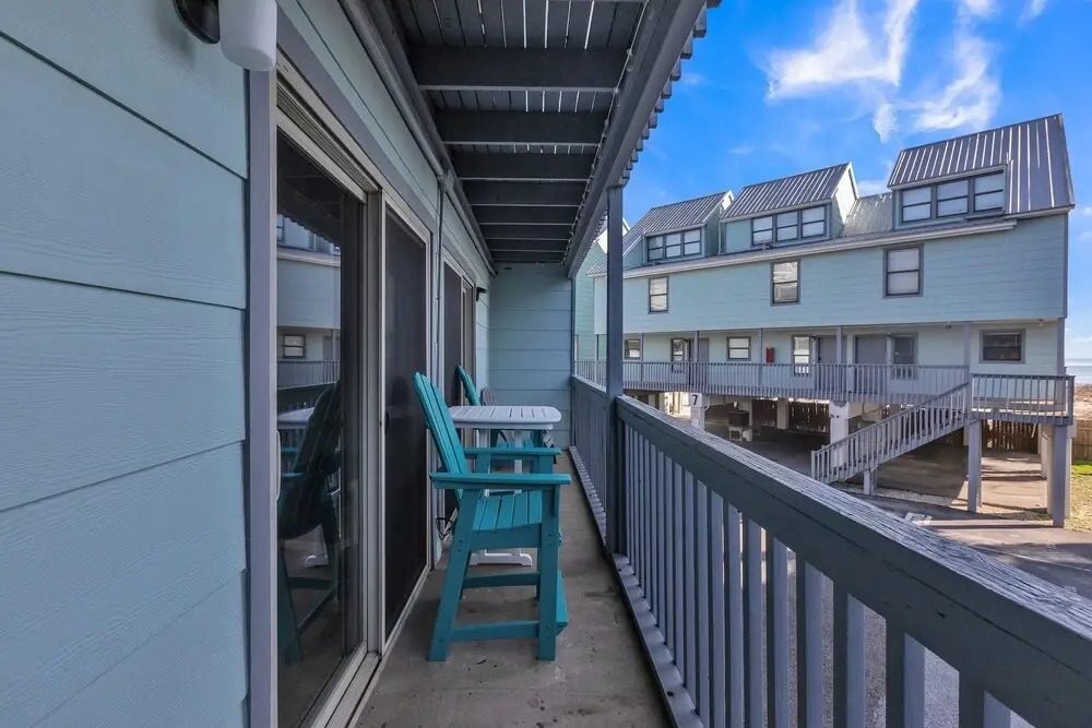 Stunning Water-view Condo With Pool 2 Bedroom Condo by Redawning