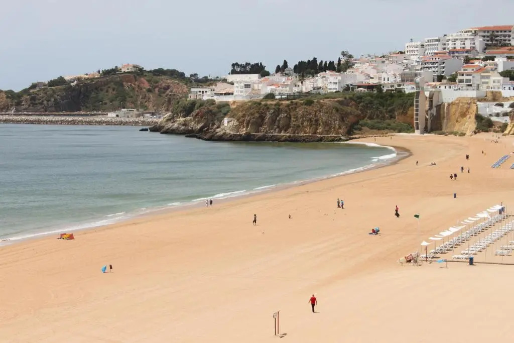 5 Minutes Walk from the Beach