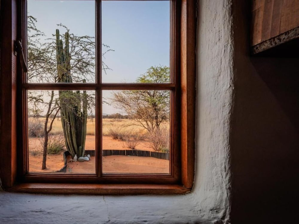 Eningu Kalahari Lodge cc