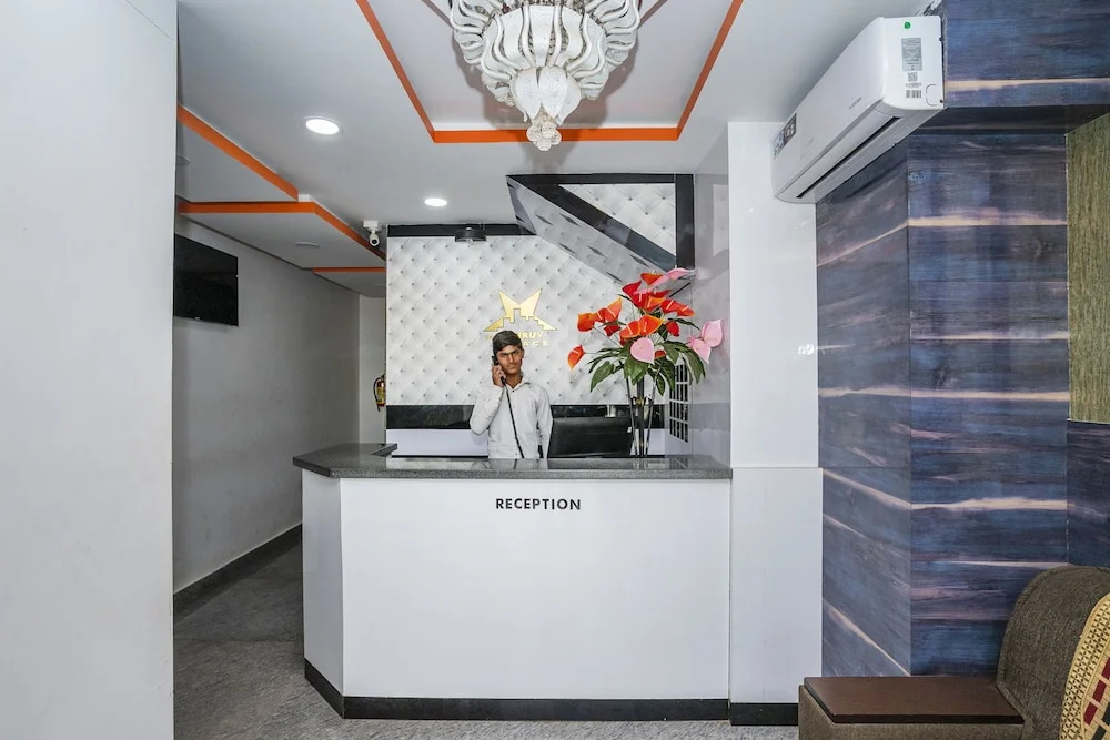 Oyo 37397 Hotel Dhruv Palace
