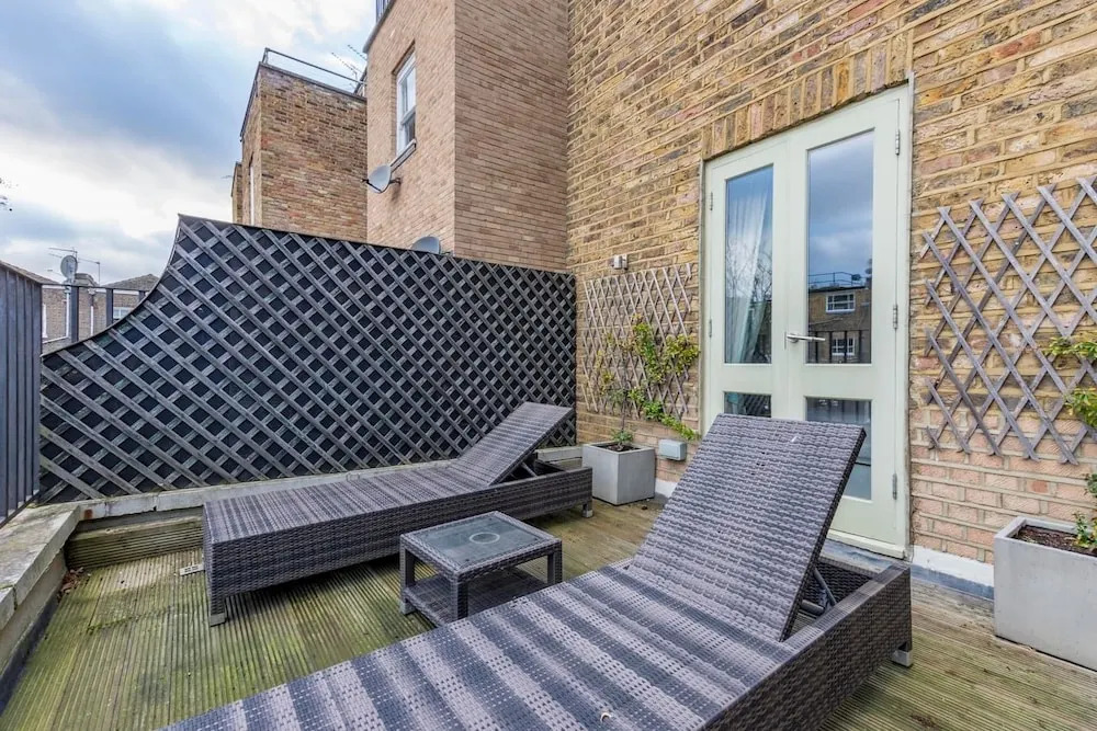 Beautiful 2 bed in Heart of West London