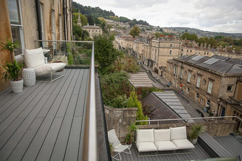 Awe-inspiring Townhouse With Balcony and Terrace