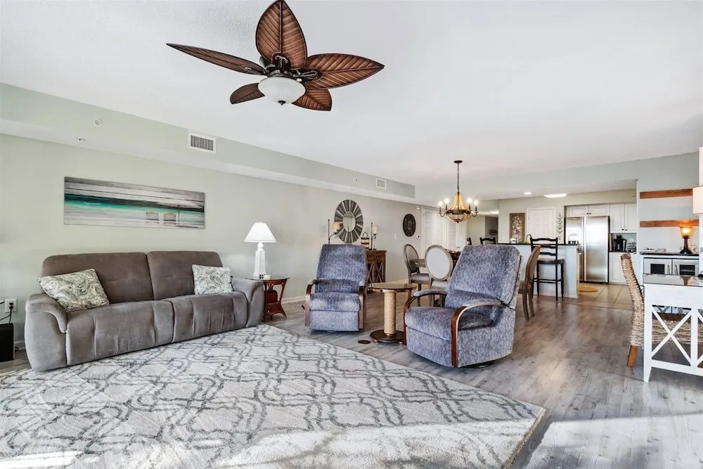 Yacht Club Villas #1-1001