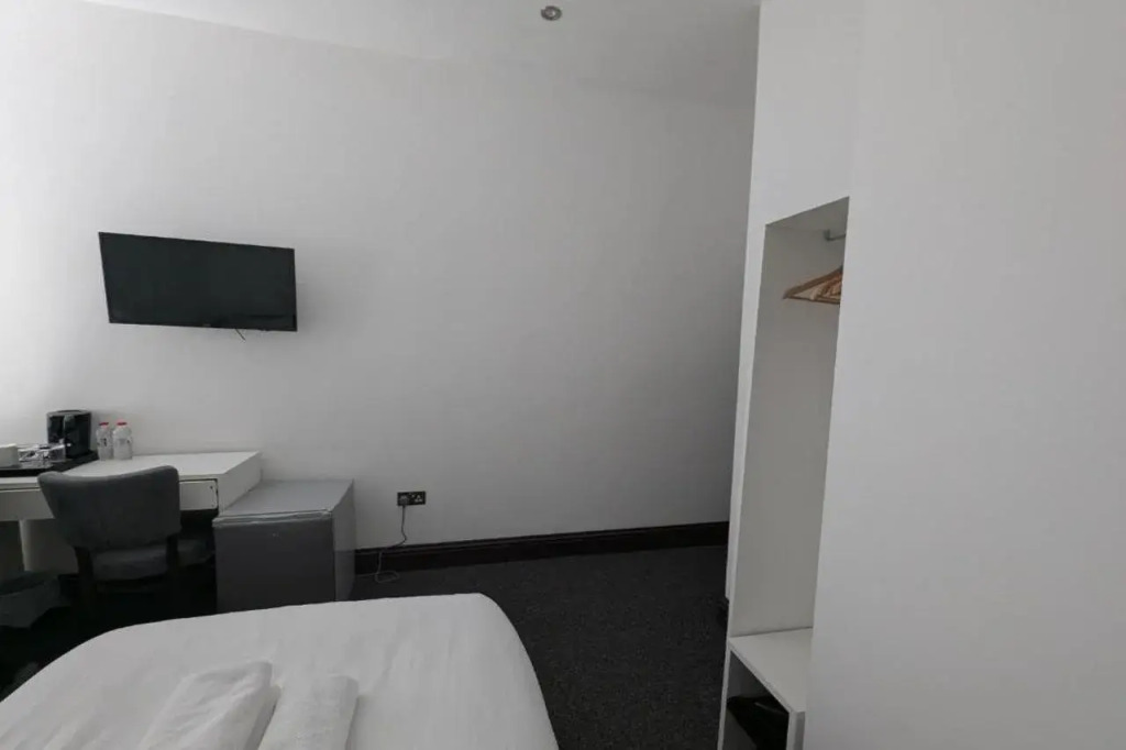OYO Firs Lodge London Heathrow