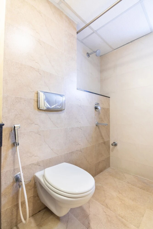 Capital O 490 Hotel Compact Maple Leaf