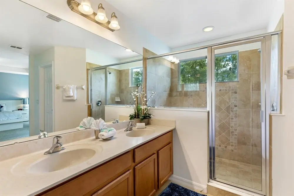 Fabulous Large 6 bed Home With Extended Deck, Private Pool and spa and Conservation View - 469