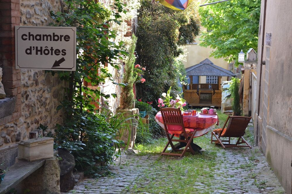 Les Ateliers dArt Modiste et formier