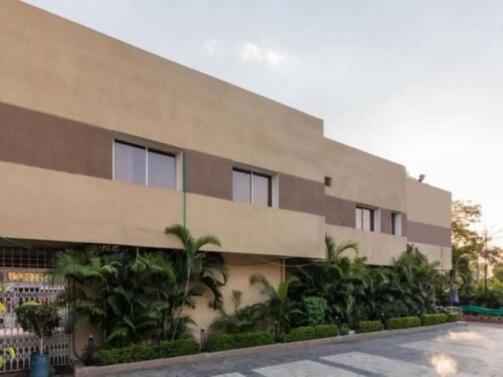 Goroomgo Luxury Star Inn Sum Hospital Bhubaneswar