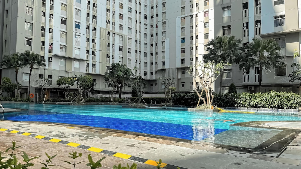 Delightful Studio At Apartment Green Bay Pluit