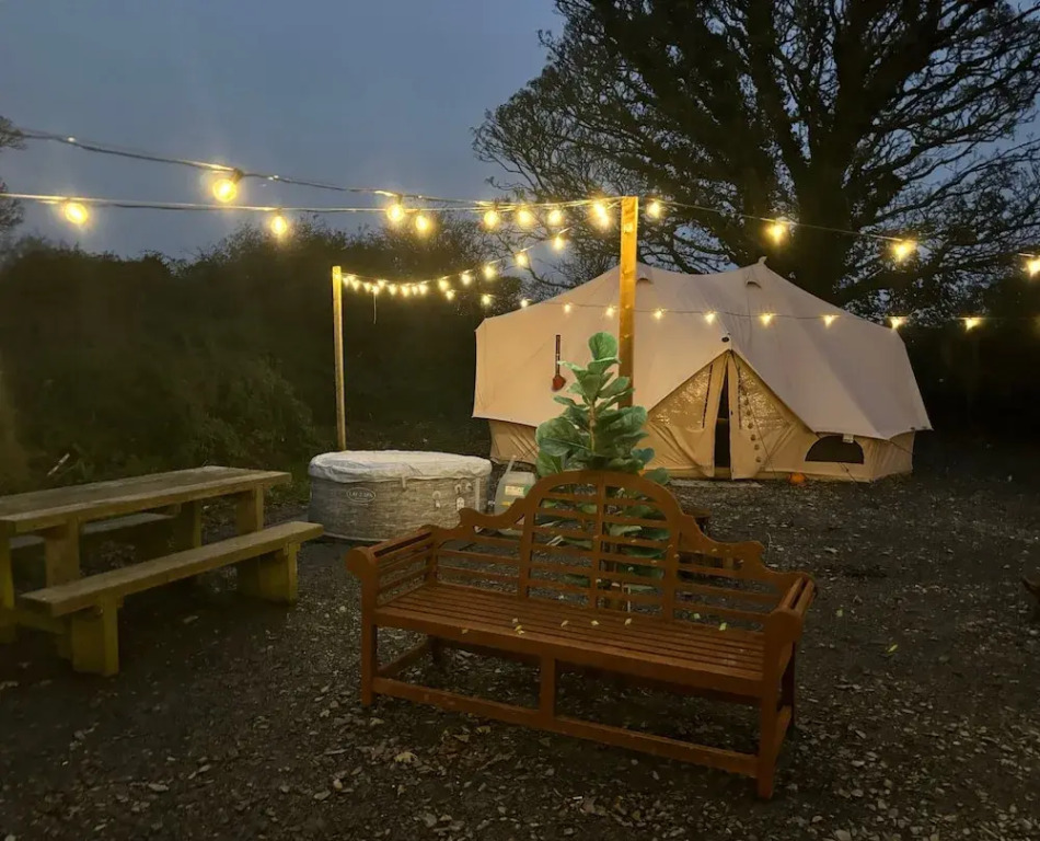 Cozy Winter Hot Tent With Log Burner, Tv & Hot tub