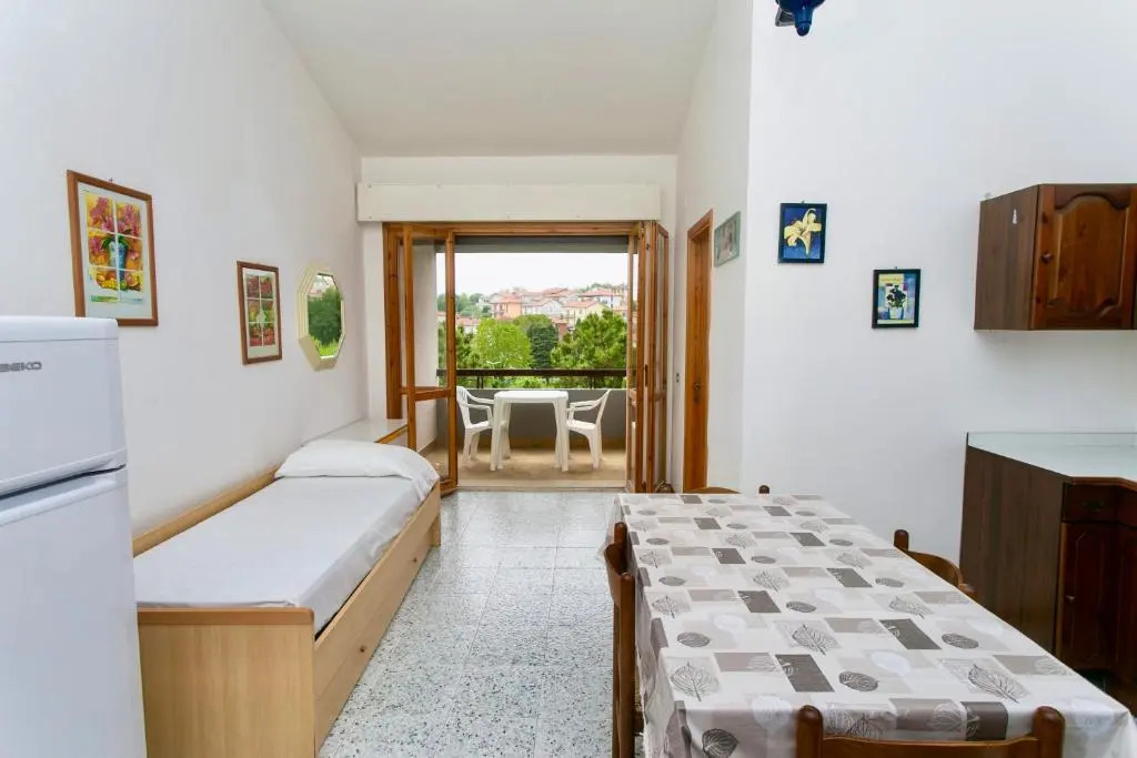S76 - Sirolo, Bilocale Con Terrazzo in Centro