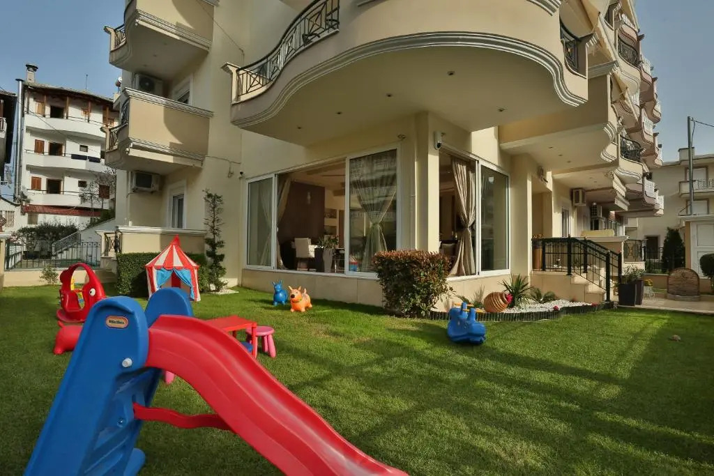 Irida Apartments