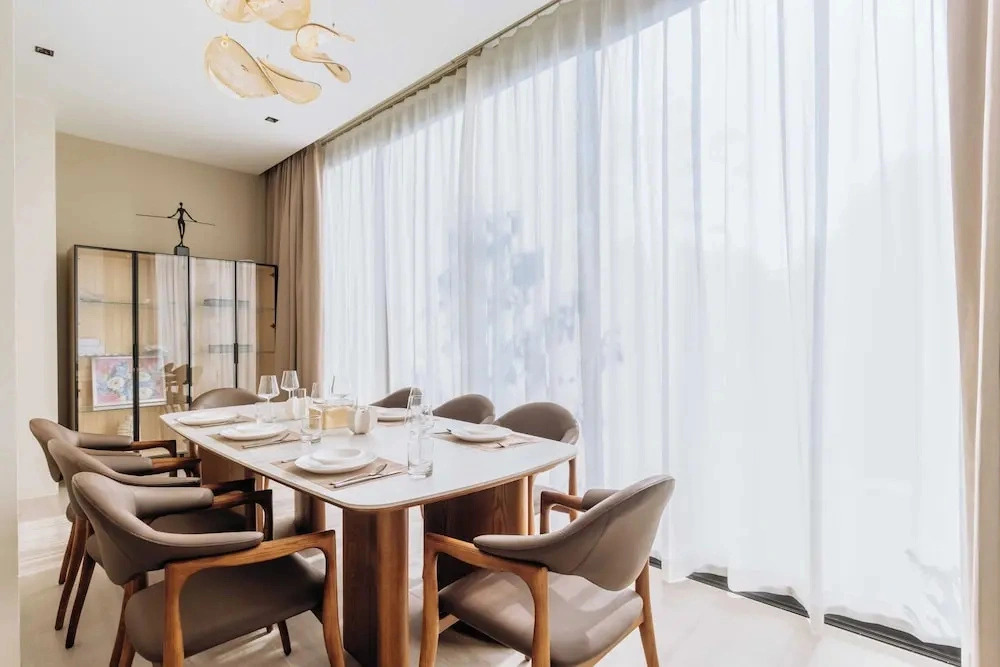3BR Retreat in Quiet Luxury Area V307
