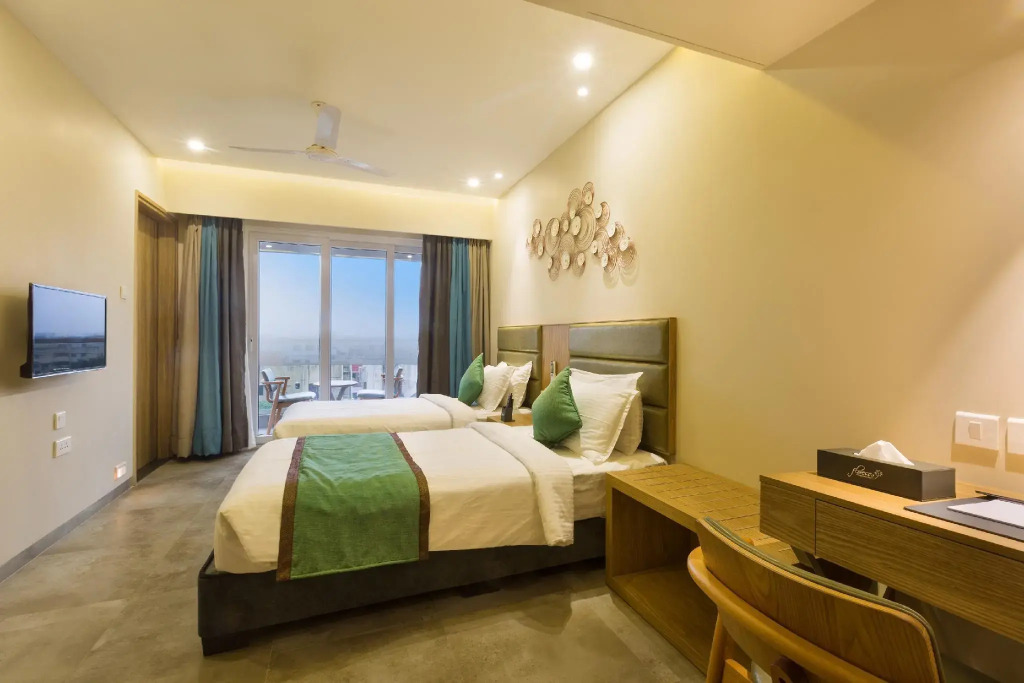 Floressa Randa Business Hotel