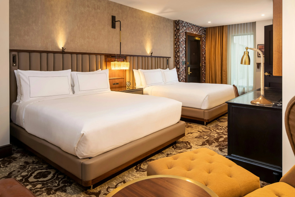 The Peregrine Omaha Downtown Curio Collection By Hilton