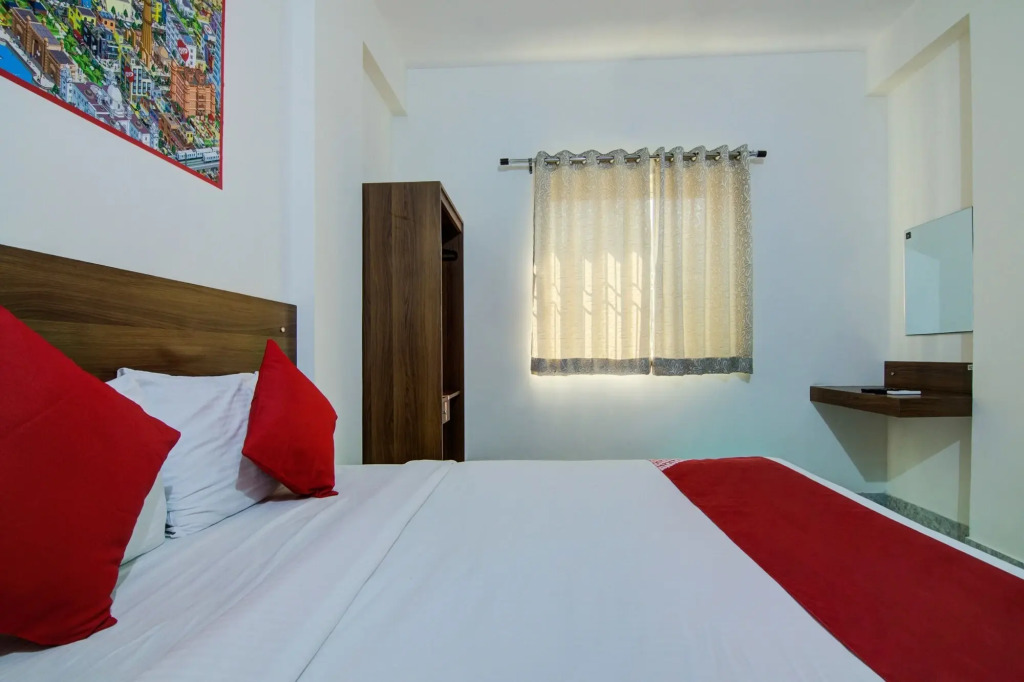 Super Hotel O Varcity Comforts Near St. John Medical College