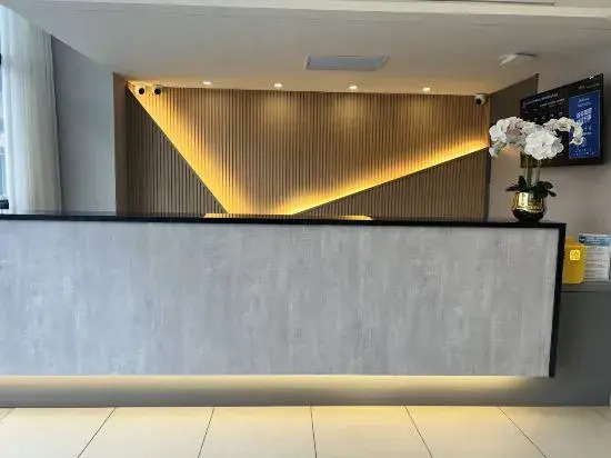 Homeinn Selected Hotel (Dandong Yalu River Bridge Broken Bridge Scenic Area Railway Station)